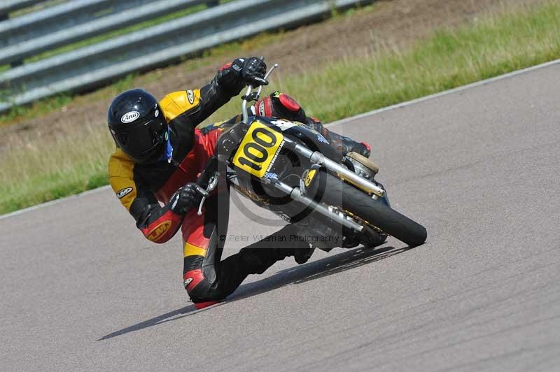 Motorcycle action photographs;Rockingham;Rockingham photographs;Trackday digital images;event digital images;eventdigitalimages;no limits trackday;peter wileman photography;rockingham corby northamptonshire;trackday;trackday photos