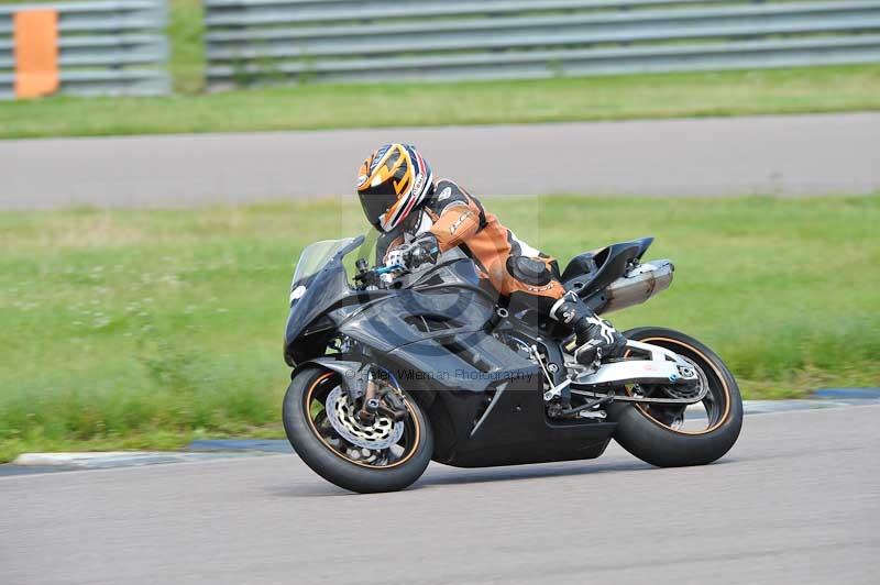 Motorcycle action photographs;Rockingham;Rockingham photographs;Trackday digital images;event digital images;eventdigitalimages;no limits trackday;peter wileman photography;rockingham corby northamptonshire;trackday;trackday photos