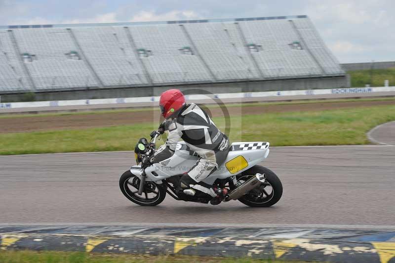 Motorcycle action photographs;Rockingham;Rockingham photographs;Trackday digital images;event digital images;eventdigitalimages;no limits trackday;peter wileman photography;rockingham corby northamptonshire;trackday;trackday photos