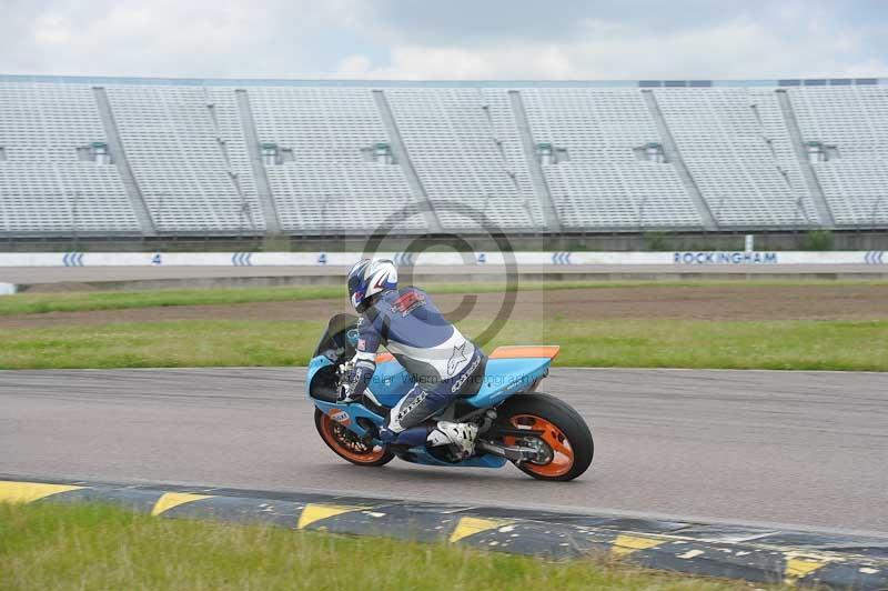 Motorcycle action photographs;Rockingham;Rockingham photographs;Trackday digital images;event digital images;eventdigitalimages;no limits trackday;peter wileman photography;rockingham corby northamptonshire;trackday;trackday photos