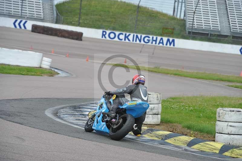 Motorcycle action photographs;Rockingham;Rockingham photographs;Trackday digital images;event digital images;eventdigitalimages;no limits trackday;peter wileman photography;rockingham corby northamptonshire;trackday;trackday photos