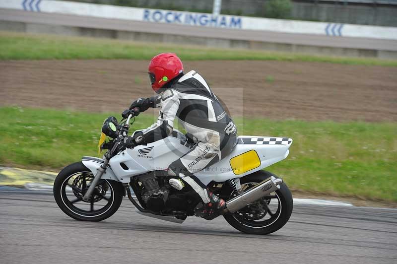 Motorcycle action photographs;Rockingham;Rockingham photographs;Trackday digital images;event digital images;eventdigitalimages;no limits trackday;peter wileman photography;rockingham corby northamptonshire;trackday;trackday photos