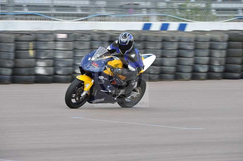 Motorcycle action photographs;Rockingham;Rockingham photographs;Trackday digital images;event digital images;eventdigitalimages;no limits trackday;peter wileman photography;rockingham corby northamptonshire;trackday;trackday photos