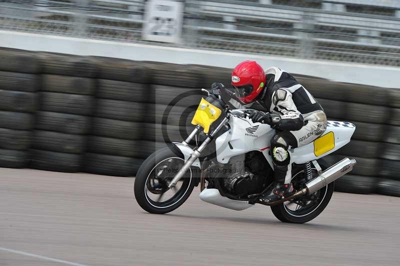 Motorcycle action photographs;Rockingham;Rockingham photographs;Trackday digital images;event digital images;eventdigitalimages;no limits trackday;peter wileman photography;rockingham corby northamptonshire;trackday;trackday photos