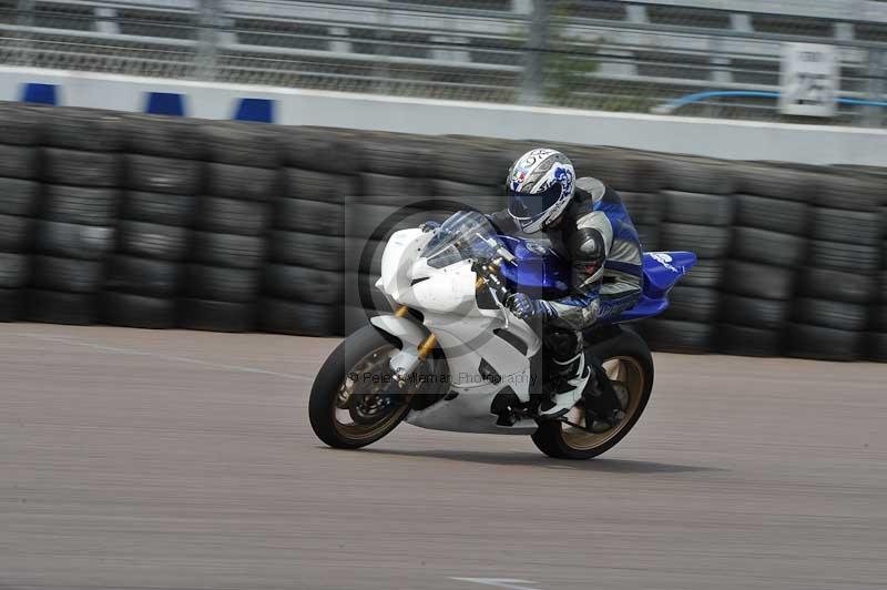 Motorcycle action photographs;Rockingham;Rockingham photographs;Trackday digital images;event digital images;eventdigitalimages;no limits trackday;peter wileman photography;rockingham corby northamptonshire;trackday;trackday photos