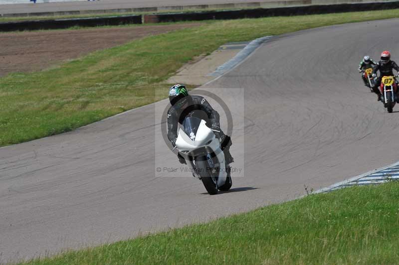 Motorcycle action photographs;Rockingham;Rockingham photographs;Trackday digital images;event digital images;eventdigitalimages;no limits trackday;peter wileman photography;rockingham corby northamptonshire;trackday;trackday photos