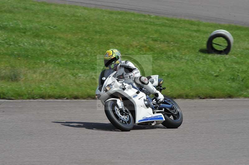 Motorcycle action photographs;Rockingham;Rockingham photographs;Trackday digital images;event digital images;eventdigitalimages;no limits trackday;peter wileman photography;rockingham corby northamptonshire;trackday;trackday photos