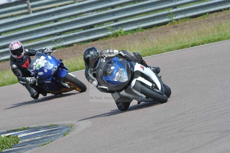 Motorcycle action photographs;Rockingham;Rockingham photographs;Trackday digital images;event digital images;eventdigitalimages;no limits trackday;peter wileman photography;rockingham corby northamptonshire;trackday;trackday photos