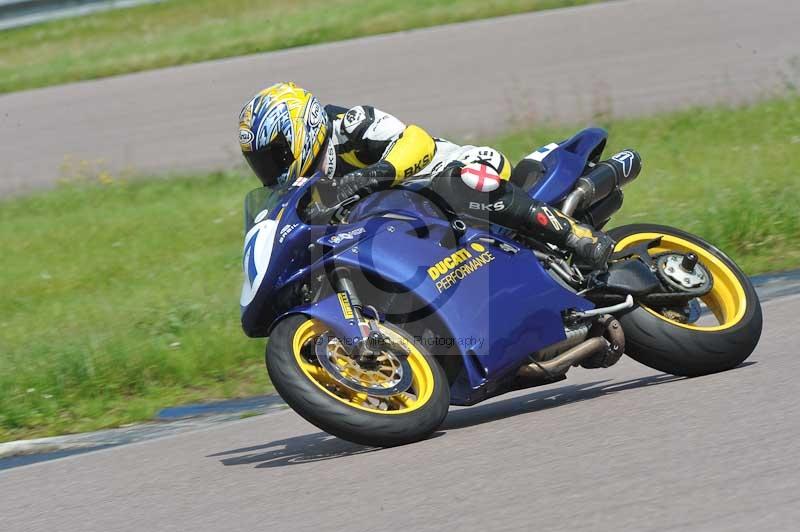 Motorcycle action photographs;Rockingham;Rockingham photographs;Trackday digital images;event digital images;eventdigitalimages;no limits trackday;peter wileman photography;rockingham corby northamptonshire;trackday;trackday photos