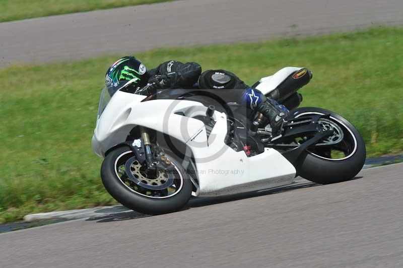 Motorcycle action photographs;Rockingham;Rockingham photographs;Trackday digital images;event digital images;eventdigitalimages;no limits trackday;peter wileman photography;rockingham corby northamptonshire;trackday;trackday photos