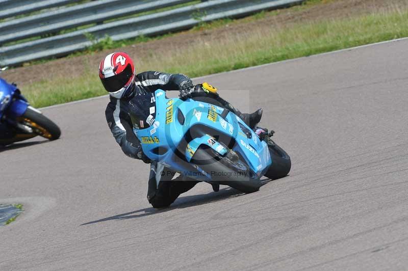 Motorcycle action photographs;Rockingham;Rockingham photographs;Trackday digital images;event digital images;eventdigitalimages;no limits trackday;peter wileman photography;rockingham corby northamptonshire;trackday;trackday photos