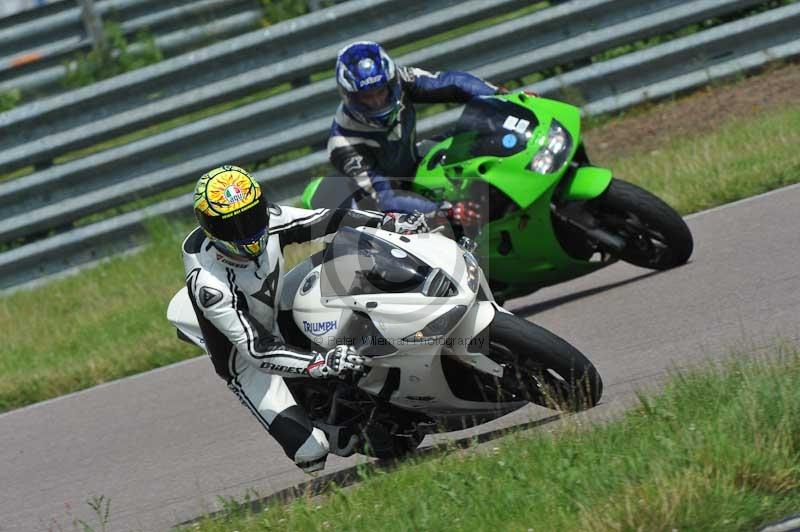 Motorcycle action photographs;Rockingham;Rockingham photographs;Trackday digital images;event digital images;eventdigitalimages;no limits trackday;peter wileman photography;rockingham corby northamptonshire;trackday;trackday photos