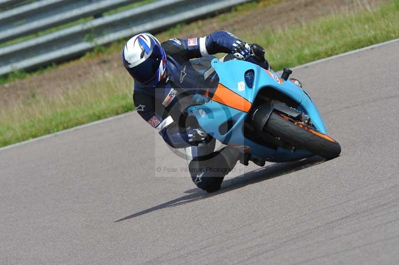 Motorcycle action photographs;Rockingham;Rockingham photographs;Trackday digital images;event digital images;eventdigitalimages;no limits trackday;peter wileman photography;rockingham corby northamptonshire;trackday;trackday photos