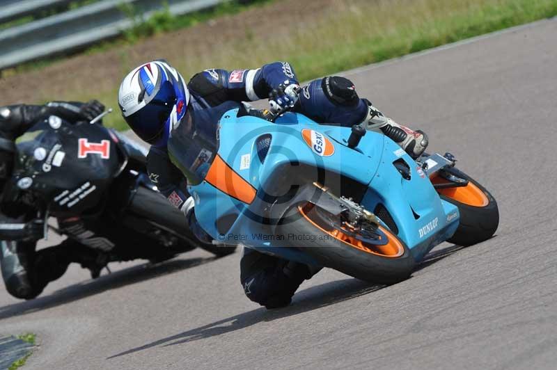 Motorcycle action photographs;Rockingham;Rockingham photographs;Trackday digital images;event digital images;eventdigitalimages;no limits trackday;peter wileman photography;rockingham corby northamptonshire;trackday;trackday photos