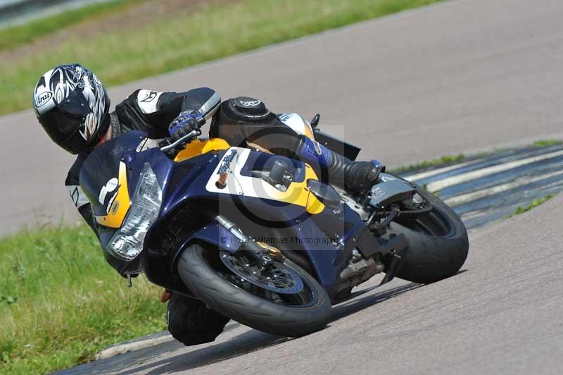 Motorcycle action photographs;Rockingham;Rockingham photographs;Trackday digital images;event digital images;eventdigitalimages;no limits trackday;peter wileman photography;rockingham corby northamptonshire;trackday;trackday photos