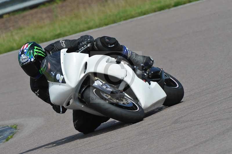 Motorcycle action photographs;Rockingham;Rockingham photographs;Trackday digital images;event digital images;eventdigitalimages;no limits trackday;peter wileman photography;rockingham corby northamptonshire;trackday;trackday photos