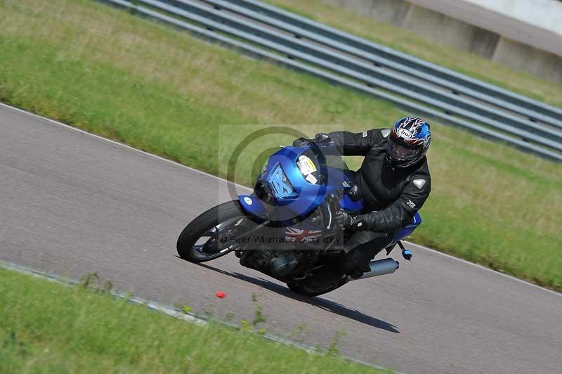 Motorcycle action photographs;Rockingham;Rockingham photographs;Trackday digital images;event digital images;eventdigitalimages;no limits trackday;peter wileman photography;rockingham corby northamptonshire;trackday;trackday photos