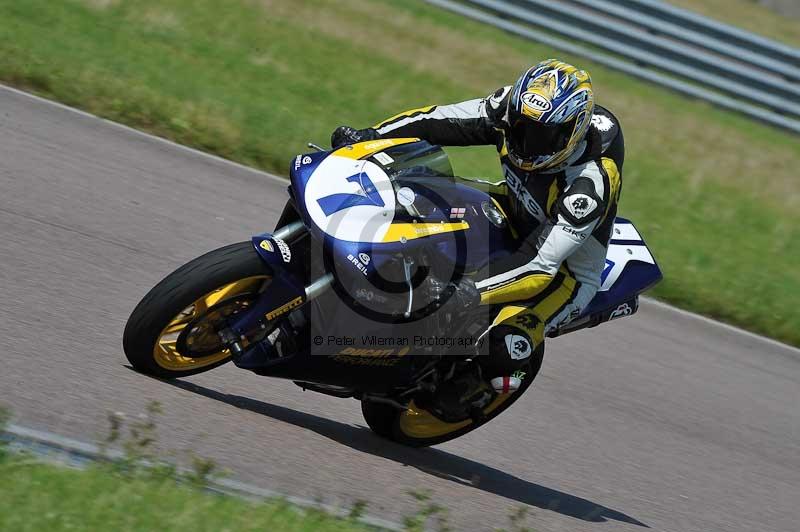 Motorcycle action photographs;Rockingham;Rockingham photographs;Trackday digital images;event digital images;eventdigitalimages;no limits trackday;peter wileman photography;rockingham corby northamptonshire;trackday;trackday photos