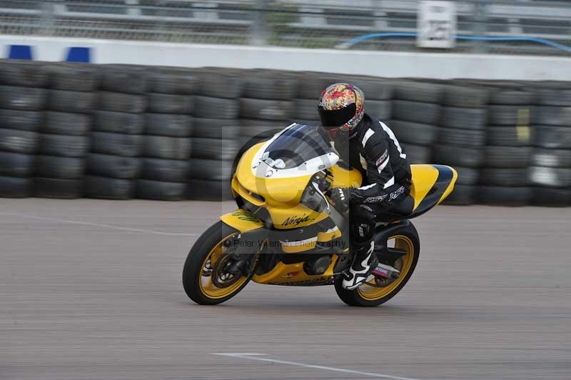 Motorcycle action photographs;Rockingham;Rockingham photographs;Trackday digital images;event digital images;eventdigitalimages;no limits trackday;peter wileman photography;rockingham corby northamptonshire;trackday;trackday photos