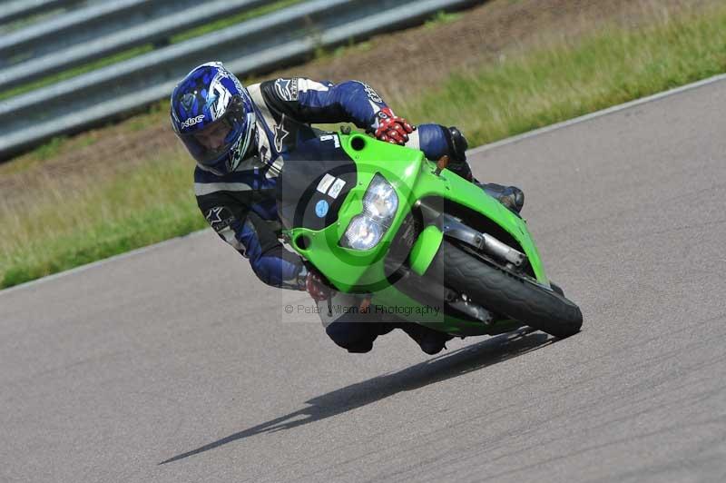 Motorcycle action photographs;Rockingham;Rockingham photographs;Trackday digital images;event digital images;eventdigitalimages;no limits trackday;peter wileman photography;rockingham corby northamptonshire;trackday;trackday photos