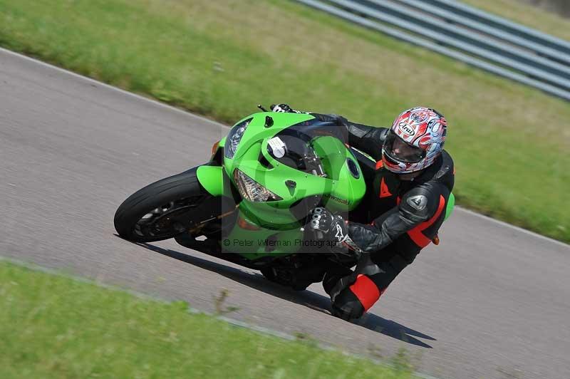 Motorcycle action photographs;Rockingham;Rockingham photographs;Trackday digital images;event digital images;eventdigitalimages;no limits trackday;peter wileman photography;rockingham corby northamptonshire;trackday;trackday photos