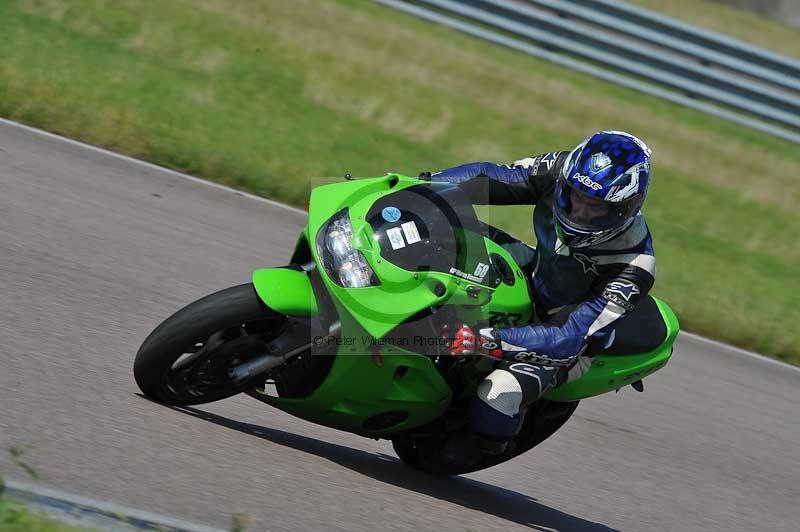 Motorcycle action photographs;Rockingham;Rockingham photographs;Trackday digital images;event digital images;eventdigitalimages;no limits trackday;peter wileman photography;rockingham corby northamptonshire;trackday;trackday photos