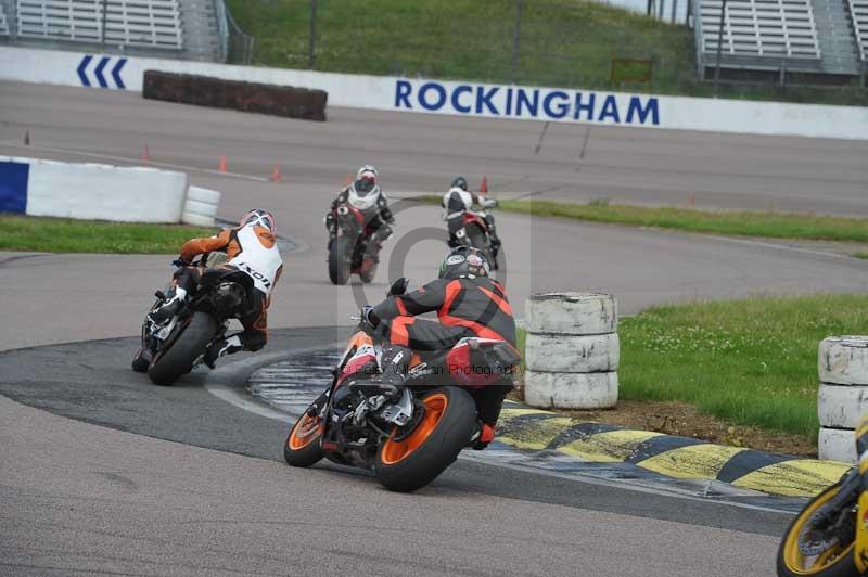 Motorcycle action photographs;Rockingham;Rockingham photographs;Trackday digital images;event digital images;eventdigitalimages;no limits trackday;peter wileman photography;rockingham corby northamptonshire;trackday;trackday photos