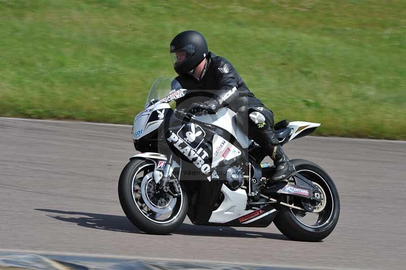 Motorcycle action photographs;Rockingham;Rockingham photographs;Trackday digital images;event digital images;eventdigitalimages;no limits trackday;peter wileman photography;rockingham corby northamptonshire;trackday;trackday photos