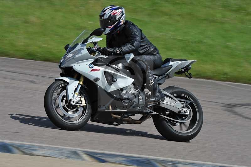 Motorcycle action photographs;Rockingham;Rockingham photographs;Trackday digital images;event digital images;eventdigitalimages;no limits trackday;peter wileman photography;rockingham corby northamptonshire;trackday;trackday photos