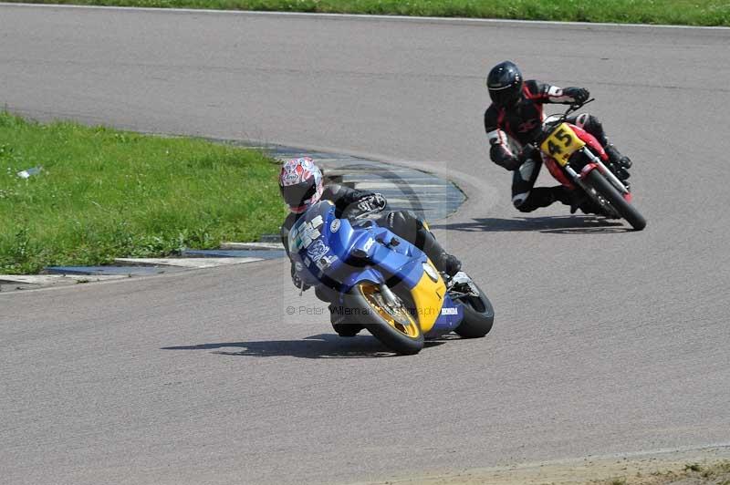 Motorcycle action photographs;Rockingham;Rockingham photographs;Trackday digital images;event digital images;eventdigitalimages;no limits trackday;peter wileman photography;rockingham corby northamptonshire;trackday;trackday photos
