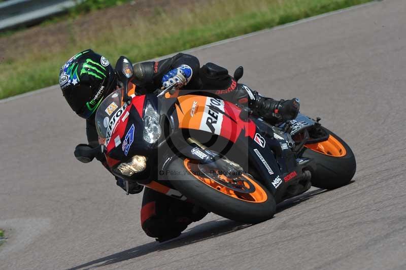 Motorcycle action photographs;Rockingham;Rockingham photographs;Trackday digital images;event digital images;eventdigitalimages;no limits trackday;peter wileman photography;rockingham corby northamptonshire;trackday;trackday photos