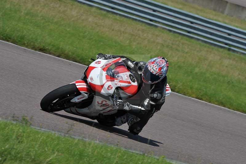 Motorcycle action photographs;Rockingham;Rockingham photographs;Trackday digital images;event digital images;eventdigitalimages;no limits trackday;peter wileman photography;rockingham corby northamptonshire;trackday;trackday photos