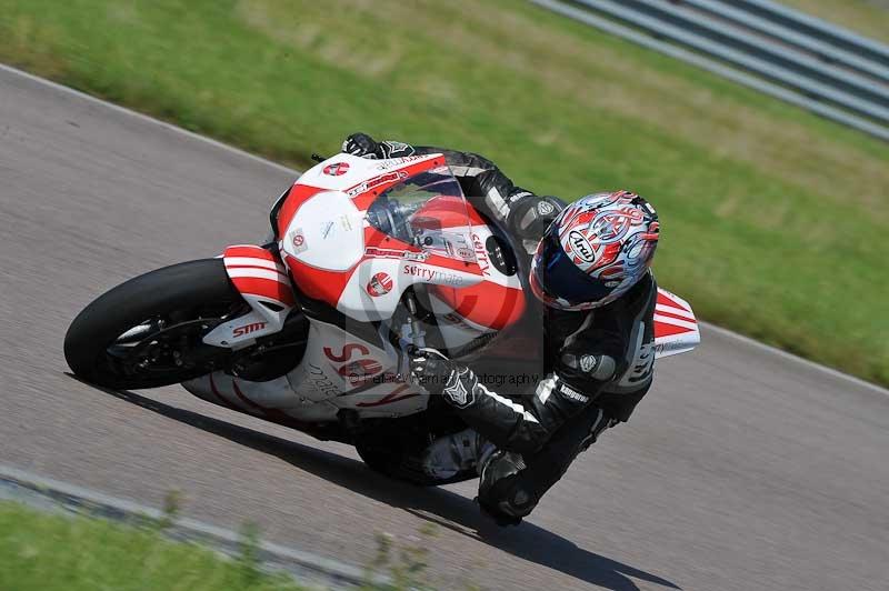 Motorcycle action photographs;Rockingham;Rockingham photographs;Trackday digital images;event digital images;eventdigitalimages;no limits trackday;peter wileman photography;rockingham corby northamptonshire;trackday;trackday photos