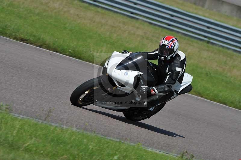 Motorcycle action photographs;Rockingham;Rockingham photographs;Trackday digital images;event digital images;eventdigitalimages;no limits trackday;peter wileman photography;rockingham corby northamptonshire;trackday;trackday photos