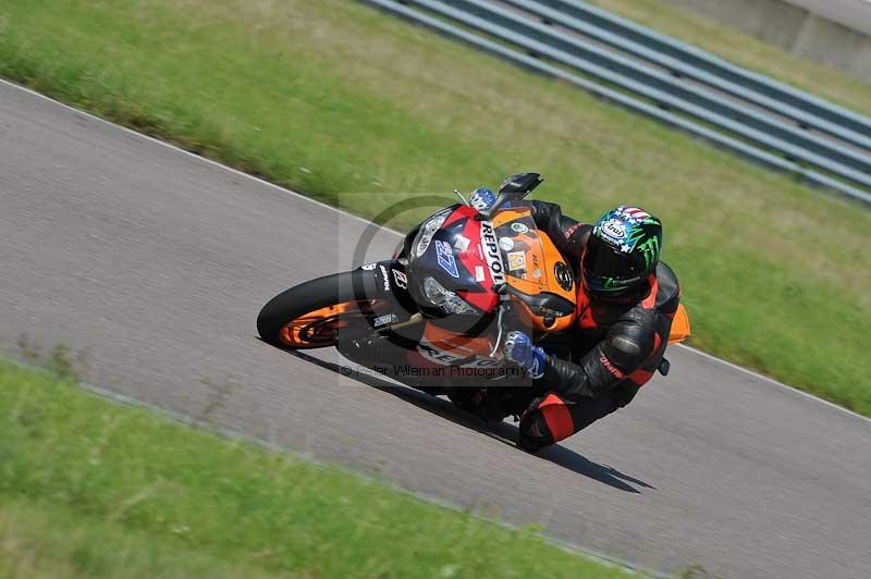 Motorcycle action photographs;Rockingham;Rockingham photographs;Trackday digital images;event digital images;eventdigitalimages;no limits trackday;peter wileman photography;rockingham corby northamptonshire;trackday;trackday photos