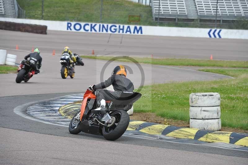 Motorcycle action photographs;Rockingham;Rockingham photographs;Trackday digital images;event digital images;eventdigitalimages;no limits trackday;peter wileman photography;rockingham corby northamptonshire;trackday;trackday photos