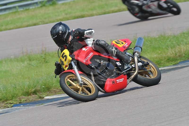 Motorcycle action photographs;Rockingham;Rockingham photographs;Trackday digital images;event digital images;eventdigitalimages;no limits trackday;peter wileman photography;rockingham corby northamptonshire;trackday;trackday photos