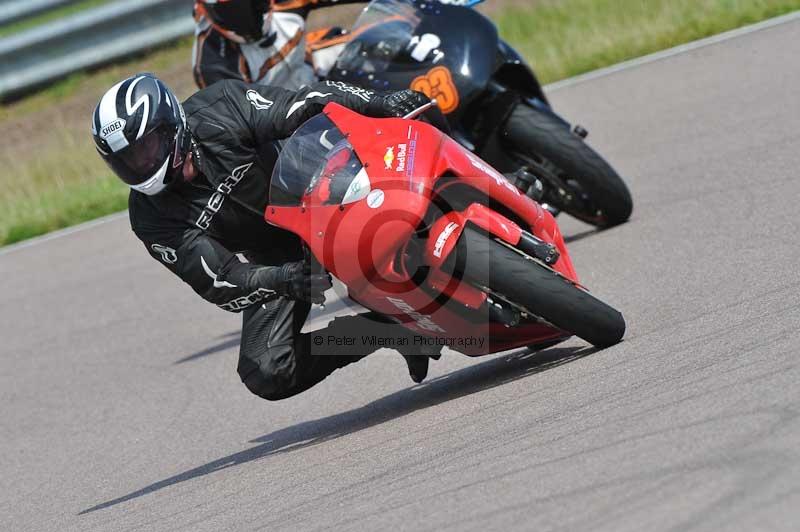 Motorcycle action photographs;Rockingham;Rockingham photographs;Trackday digital images;event digital images;eventdigitalimages;no limits trackday;peter wileman photography;rockingham corby northamptonshire;trackday;trackday photos