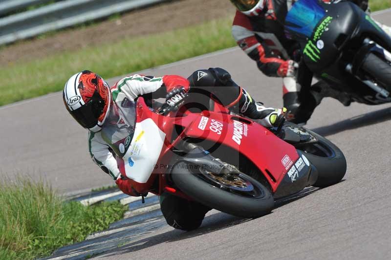 Motorcycle action photographs;Rockingham;Rockingham photographs;Trackday digital images;event digital images;eventdigitalimages;no limits trackday;peter wileman photography;rockingham corby northamptonshire;trackday;trackday photos