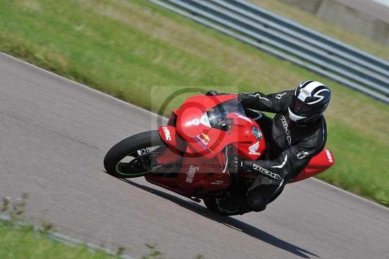 Motorcycle action photographs;Rockingham;Rockingham photographs;Trackday digital images;event digital images;eventdigitalimages;no limits trackday;peter wileman photography;rockingham corby northamptonshire;trackday;trackday photos