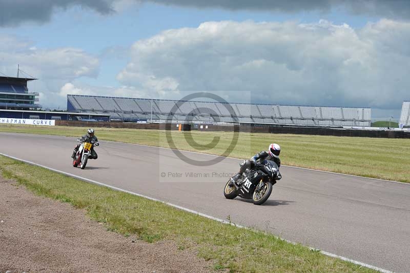 Rockingham no limits trackday;enduro digital images;event digital images;eventdigitalimages;no limits trackdays;peter wileman photography;racing digital images;rockingham raceway northamptonshire;rockingham trackday photographs;trackday digital images;trackday photos