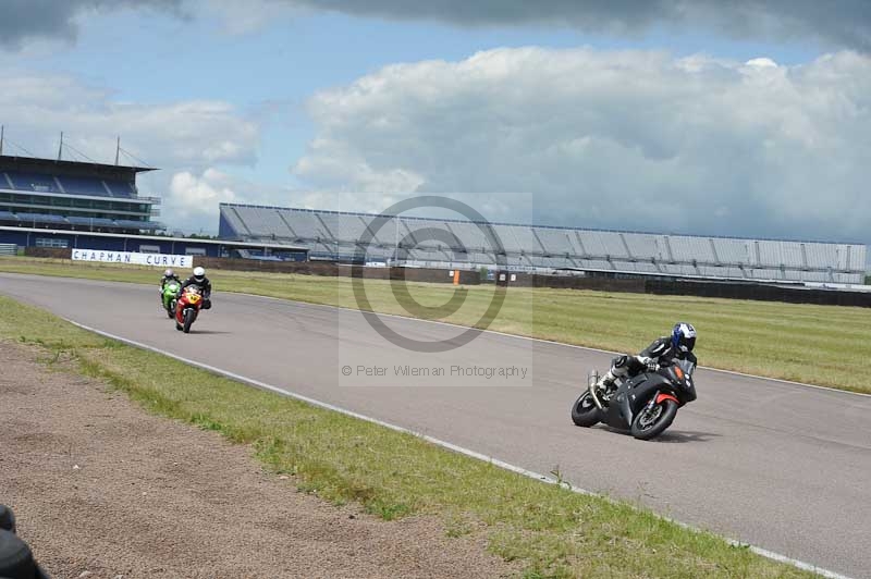 Rockingham no limits trackday;enduro digital images;event digital images;eventdigitalimages;no limits trackdays;peter wileman photography;racing digital images;rockingham raceway northamptonshire;rockingham trackday photographs;trackday digital images;trackday photos