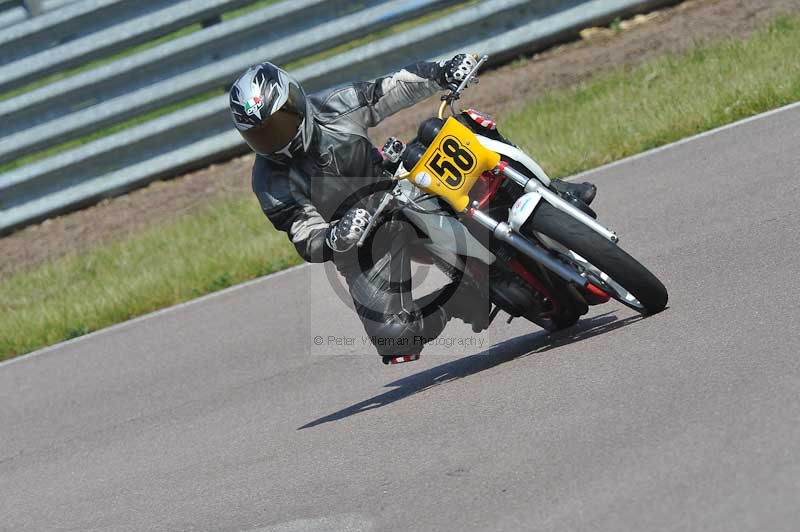 Rockingham no limits trackday;enduro digital images;event digital images;eventdigitalimages;no limits trackdays;peter wileman photography;racing digital images;rockingham raceway northamptonshire;rockingham trackday photographs;trackday digital images;trackday photos
