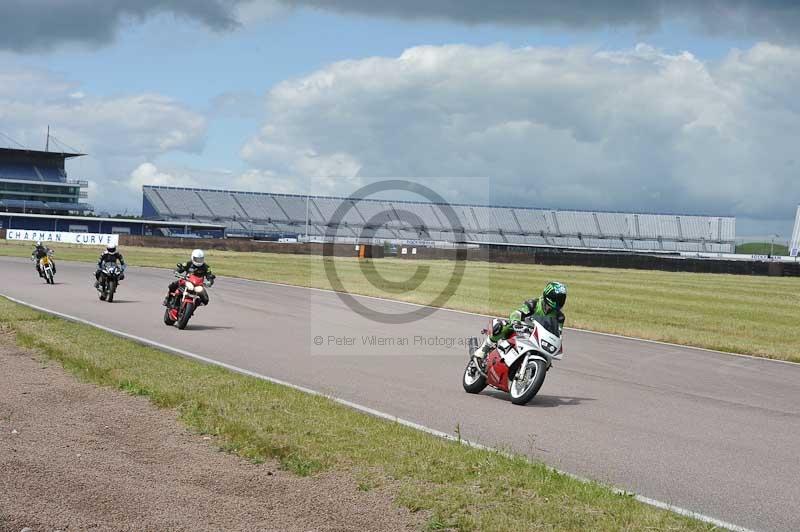 Rockingham no limits trackday;enduro digital images;event digital images;eventdigitalimages;no limits trackdays;peter wileman photography;racing digital images;rockingham raceway northamptonshire;rockingham trackday photographs;trackday digital images;trackday photos