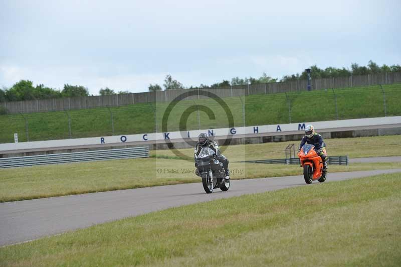 Rockingham no limits trackday;enduro digital images;event digital images;eventdigitalimages;no limits trackdays;peter wileman photography;racing digital images;rockingham raceway northamptonshire;rockingham trackday photographs;trackday digital images;trackday photos