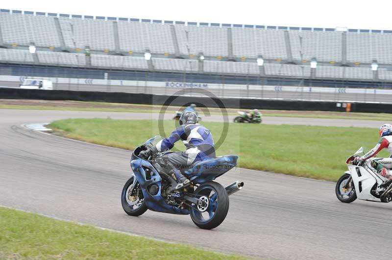 Rockingham no limits trackday;enduro digital images;event digital images;eventdigitalimages;no limits trackdays;peter wileman photography;racing digital images;rockingham raceway northamptonshire;rockingham trackday photographs;trackday digital images;trackday photos