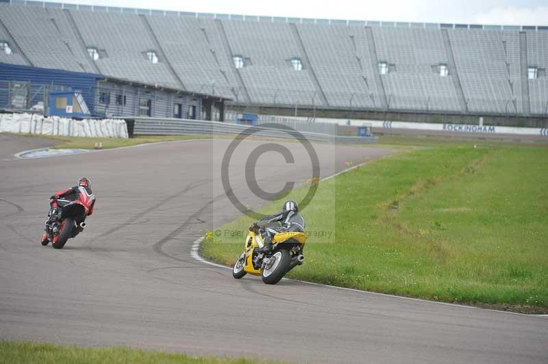 Rockingham no limits trackday;enduro digital images;event digital images;eventdigitalimages;no limits trackdays;peter wileman photography;racing digital images;rockingham raceway northamptonshire;rockingham trackday photographs;trackday digital images;trackday photos