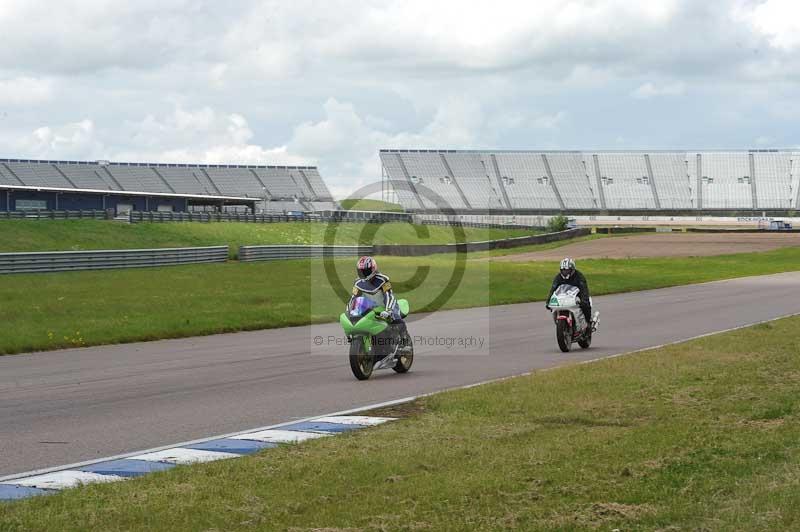 Rockingham no limits trackday;enduro digital images;event digital images;eventdigitalimages;no limits trackdays;peter wileman photography;racing digital images;rockingham raceway northamptonshire;rockingham trackday photographs;trackday digital images;trackday photos