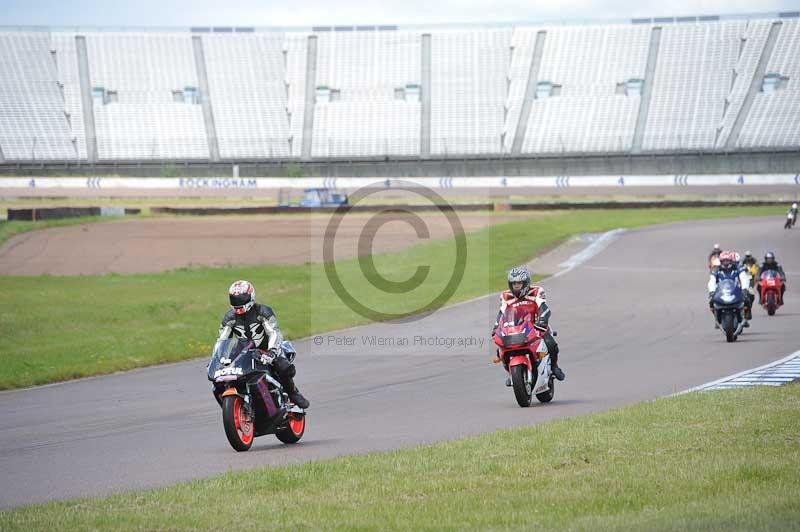 Rockingham no limits trackday;enduro digital images;event digital images;eventdigitalimages;no limits trackdays;peter wileman photography;racing digital images;rockingham raceway northamptonshire;rockingham trackday photographs;trackday digital images;trackday photos