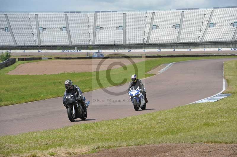 Rockingham no limits trackday;enduro digital images;event digital images;eventdigitalimages;no limits trackdays;peter wileman photography;racing digital images;rockingham raceway northamptonshire;rockingham trackday photographs;trackday digital images;trackday photos